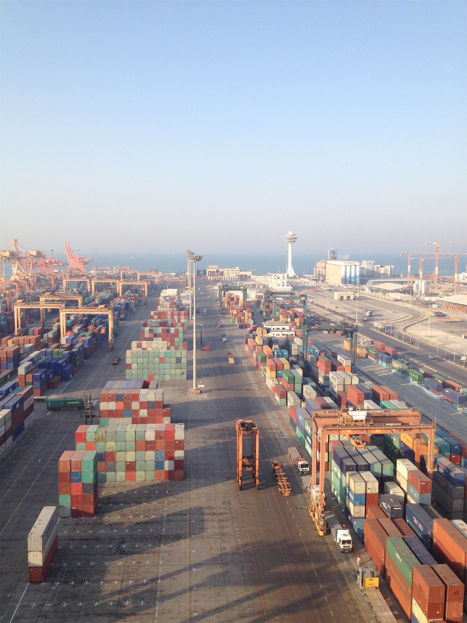 1560332384252471.jpg 沙特阿拉伯達曼港改造機電安裝工程.jpg